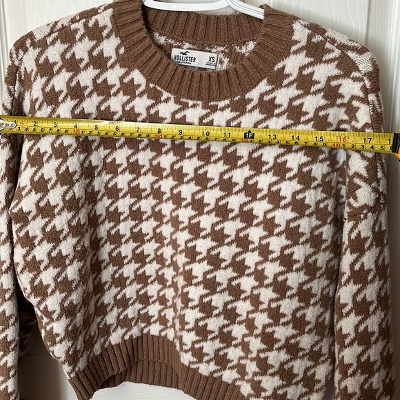 Hollister Dropped Shoulder Crop Sweater - Picture 3 of 3